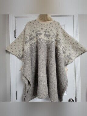 Vintage Hilda LTD 100 % Wool Poncho Made In Iceland One Size.